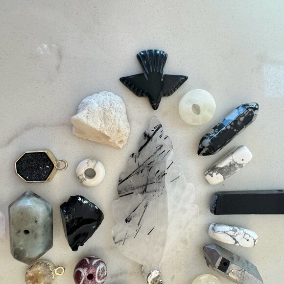 Natural Stone and Crystal Pendant Lot - Picture 5 of 16